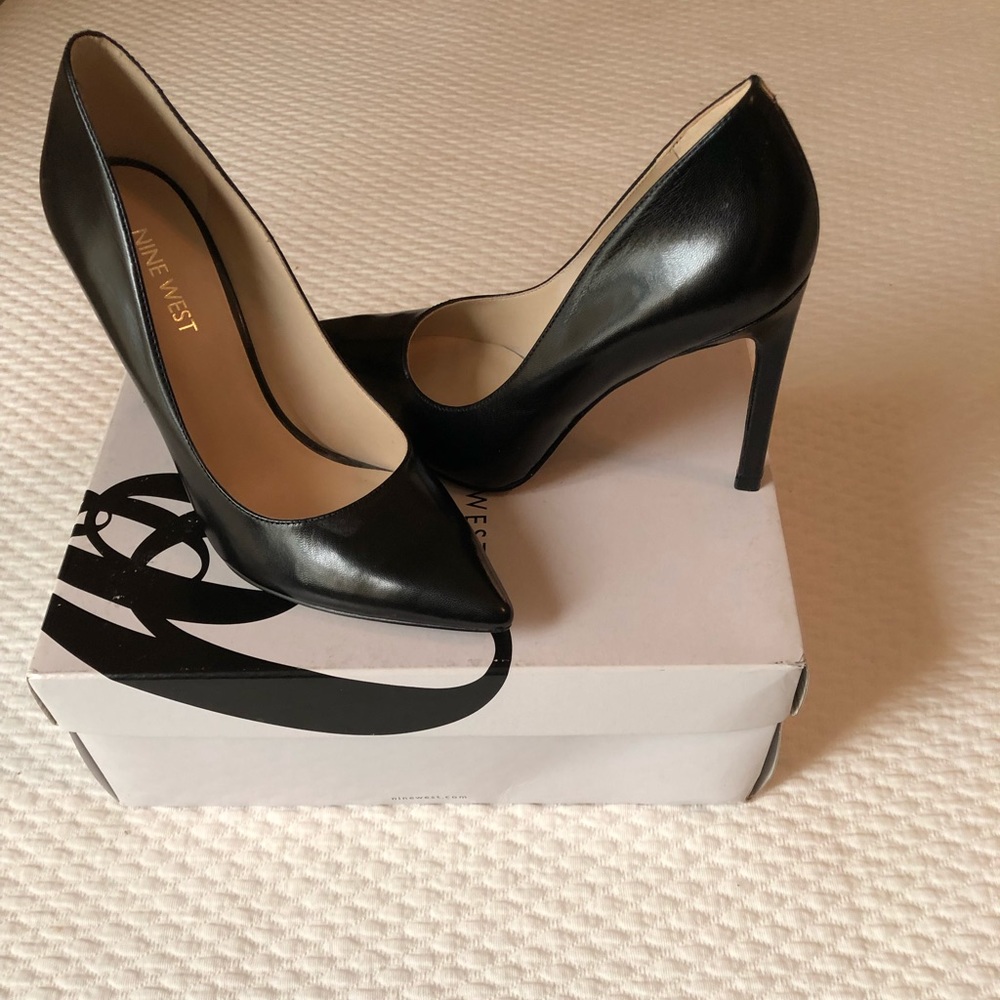 NINE WEST BLACK STILETTOS